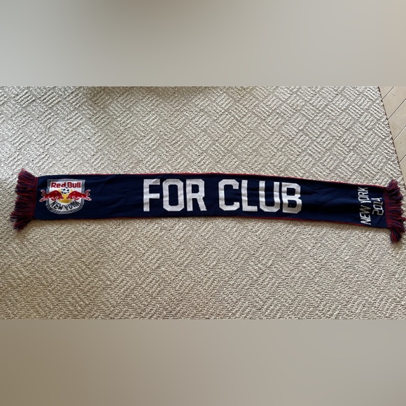 NY Red Bulls Soccer Scarf - Picture 3 of 7